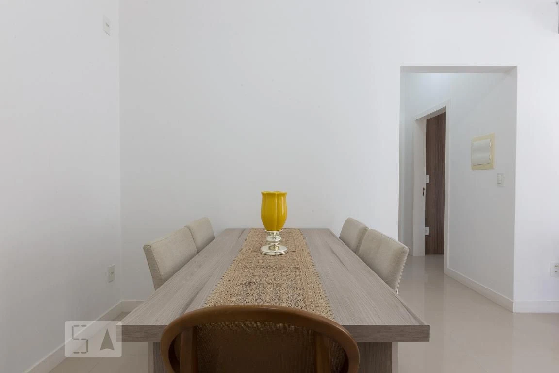 Glass-enclosed balcony in a 2-bedroom apartment, 189 m² — photo 39
