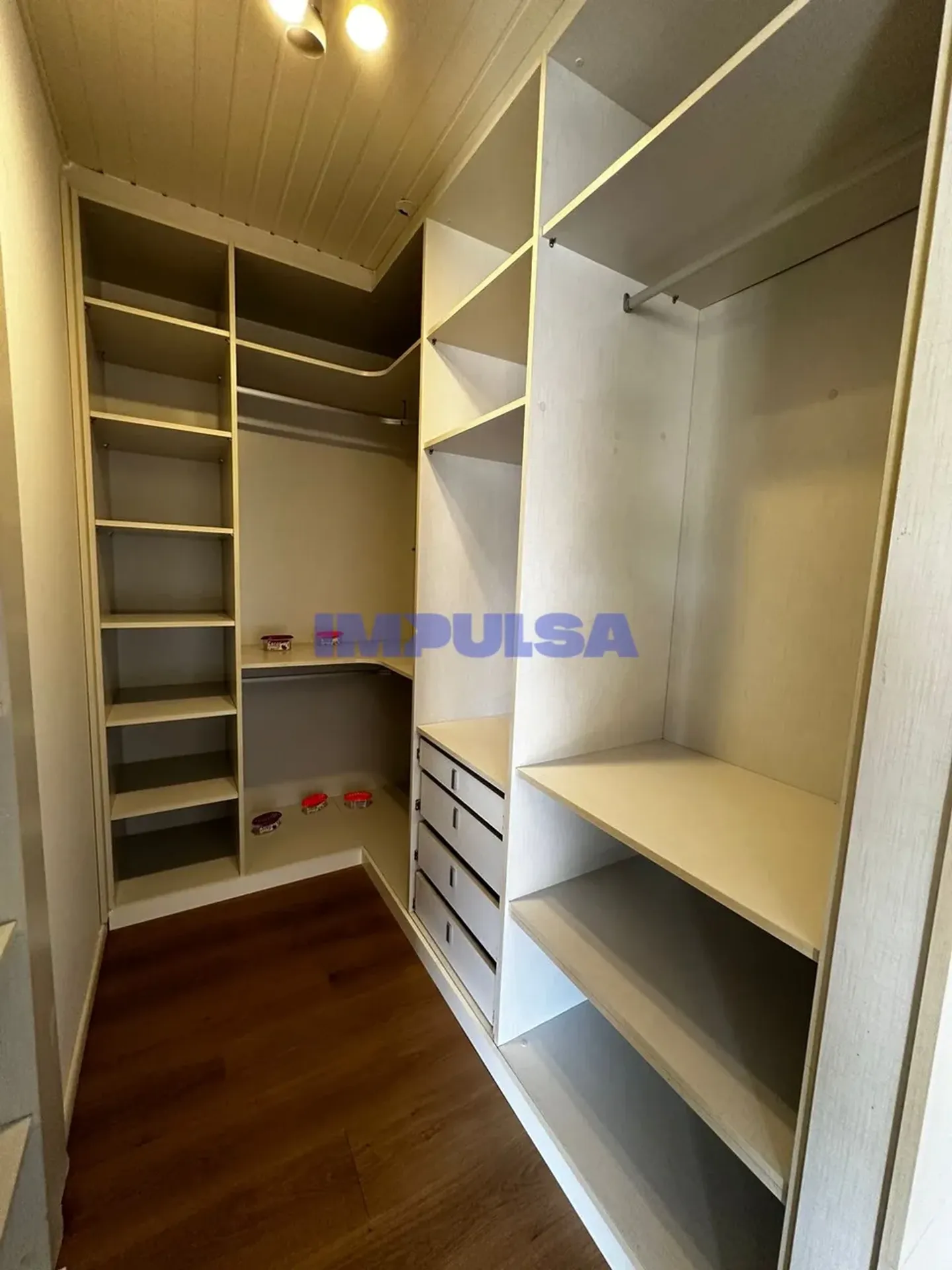 Ванна та 4 спальні: будинок 340 м² — photo 15