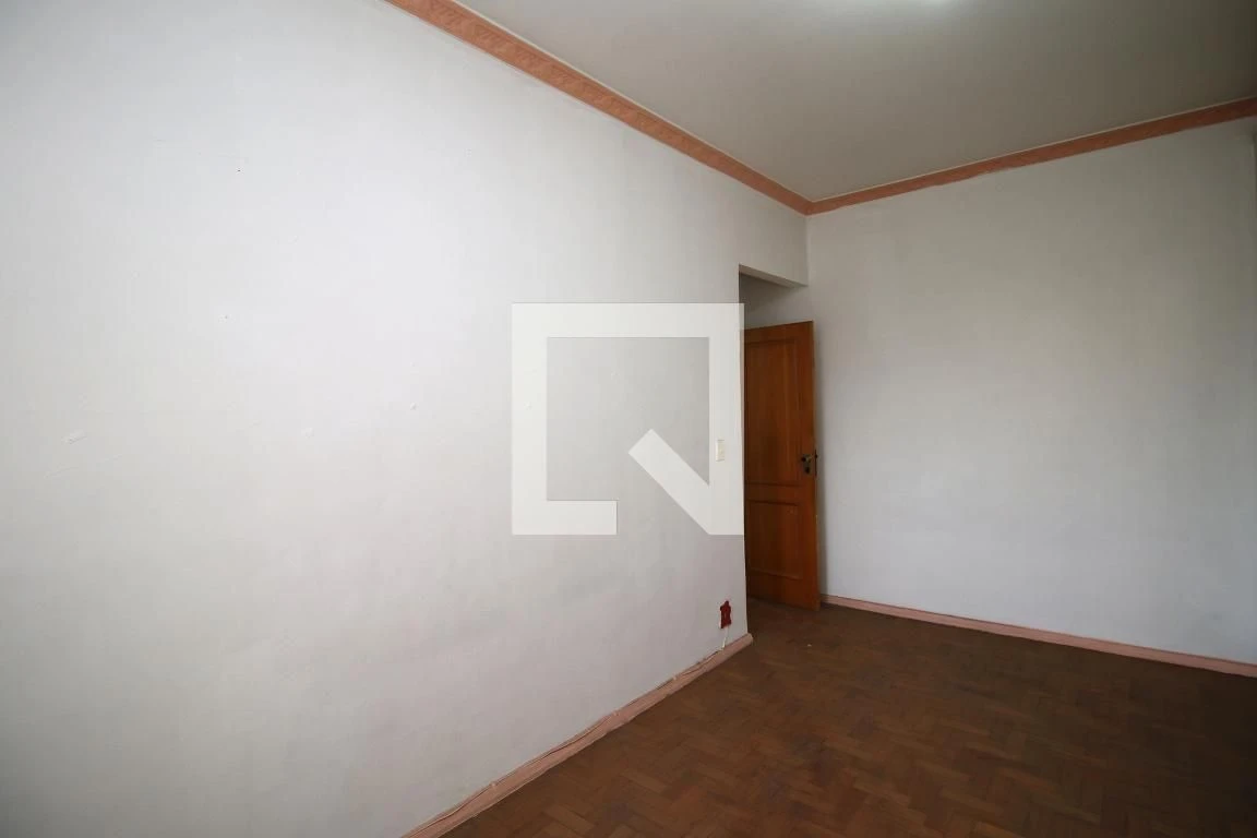 Unfurnished 1-bedroom apartment with separate kitchen — photo 8