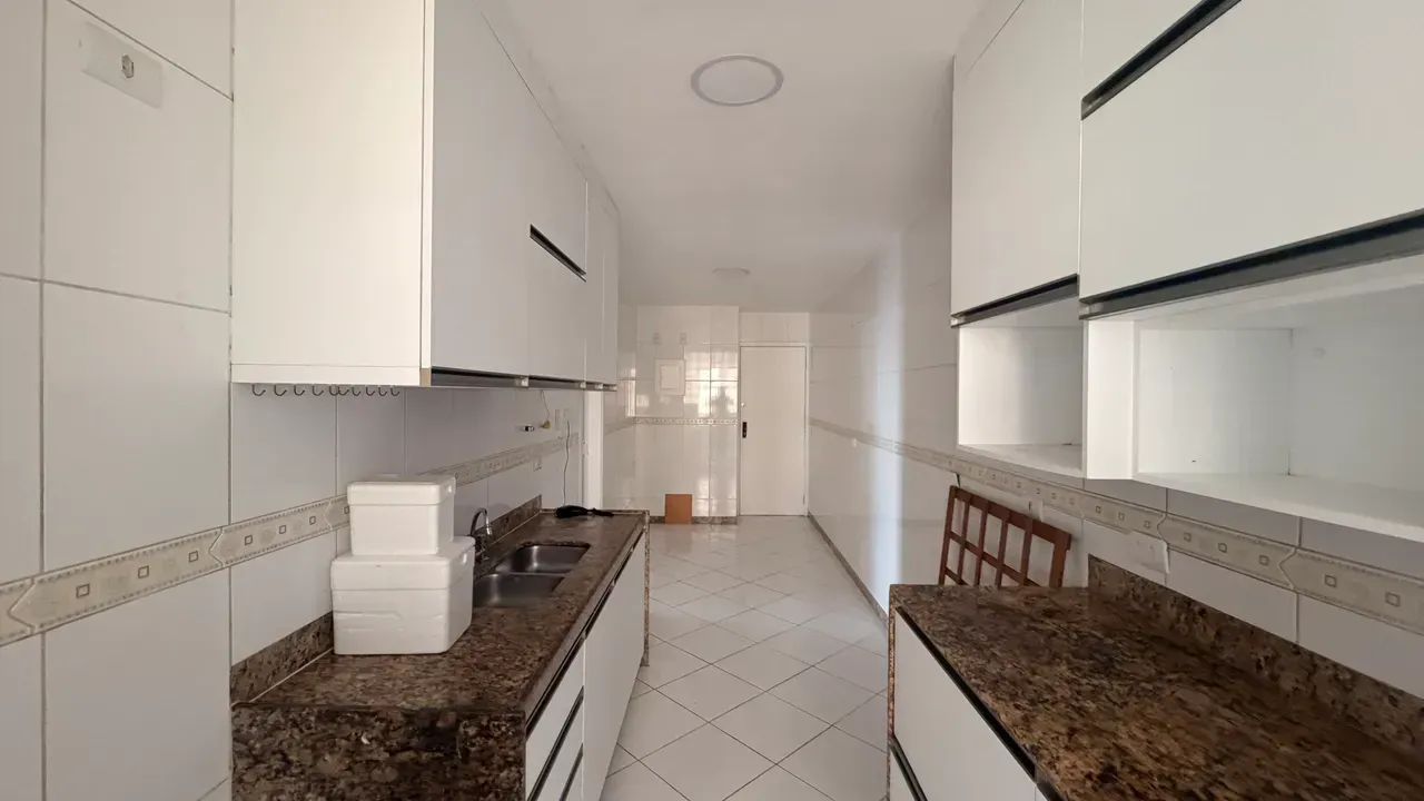 4-bedroom apartment with glassed-in balcony and 2 parking — photo 11