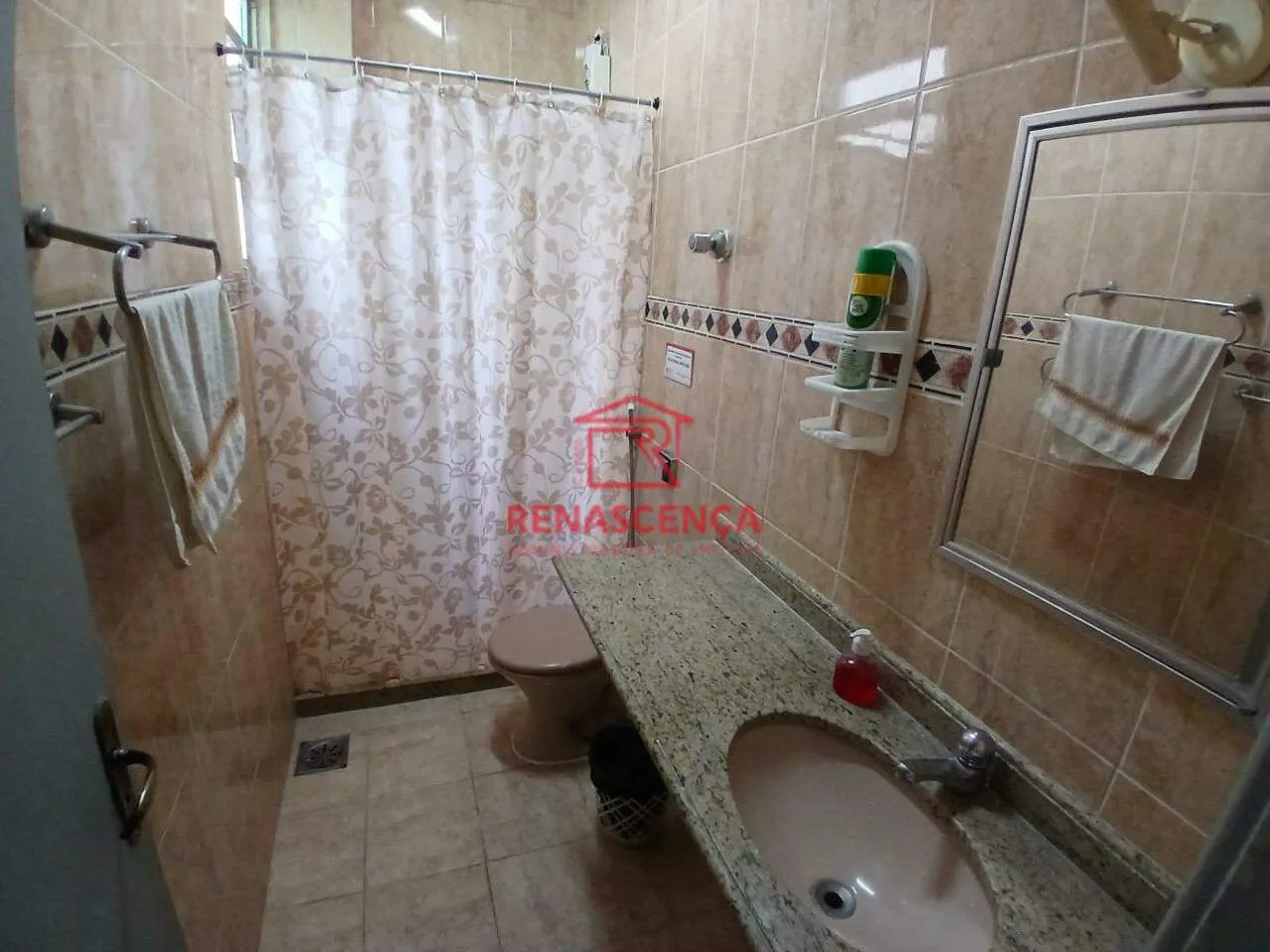 Casa de 209 m² com banheira e jardim — photo 24