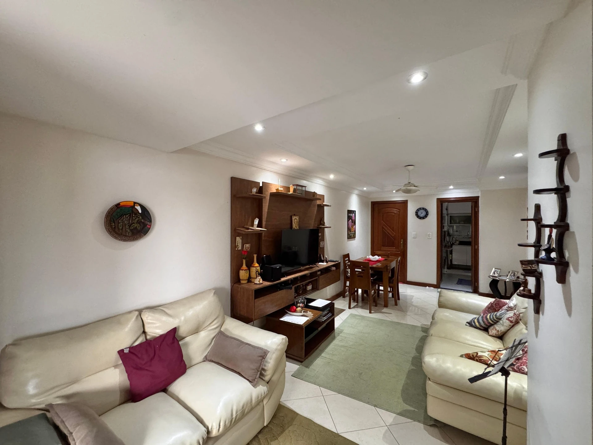 Walk-in closet in a 3-bedroom apartment, 130 m² — photo 14