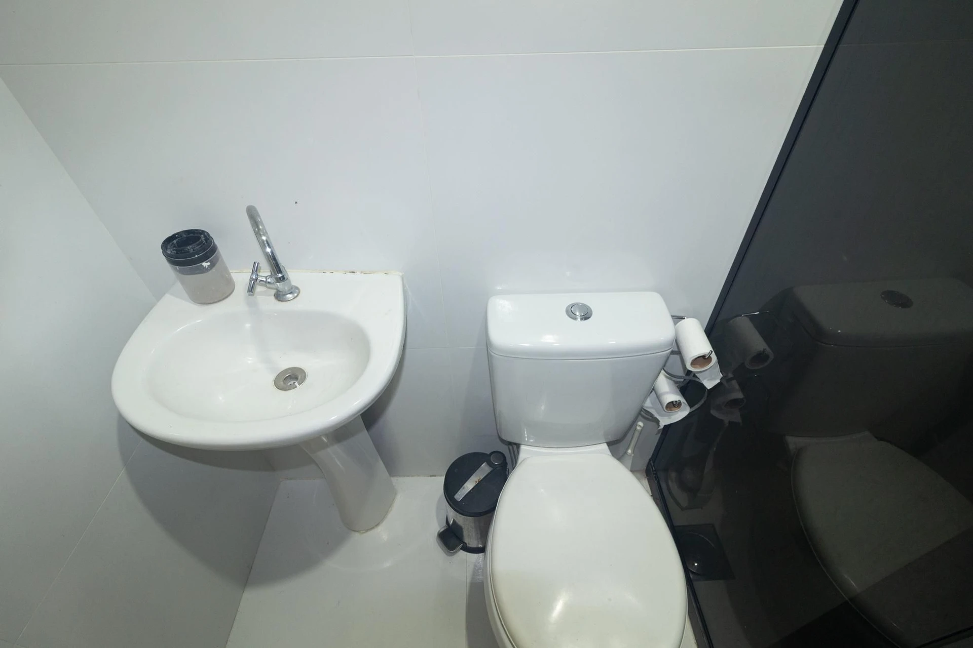 2-bedroom apartment with a washing machine — photo 36