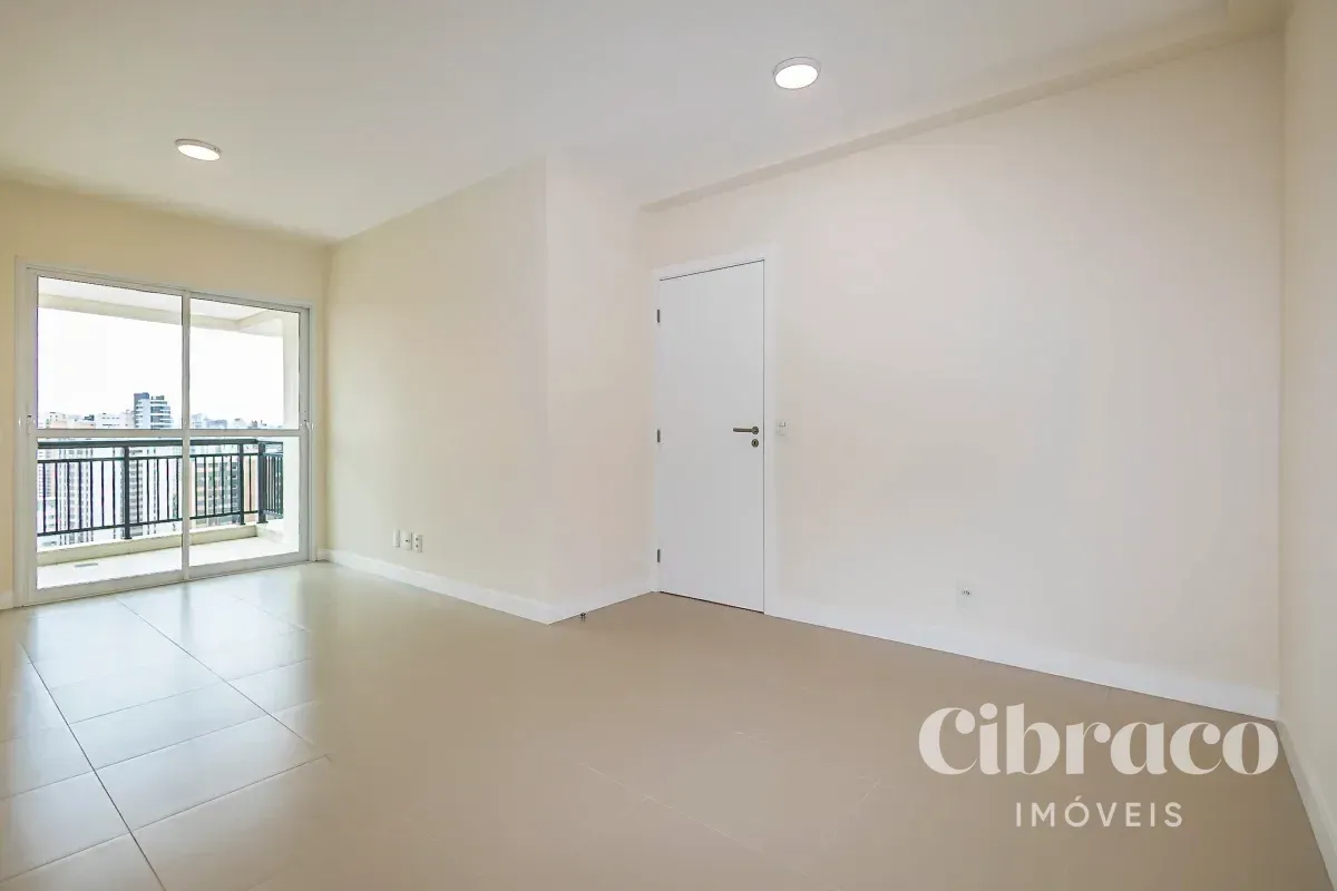 2-bedroom apartment with balcony and 2 parking spots — photo 2