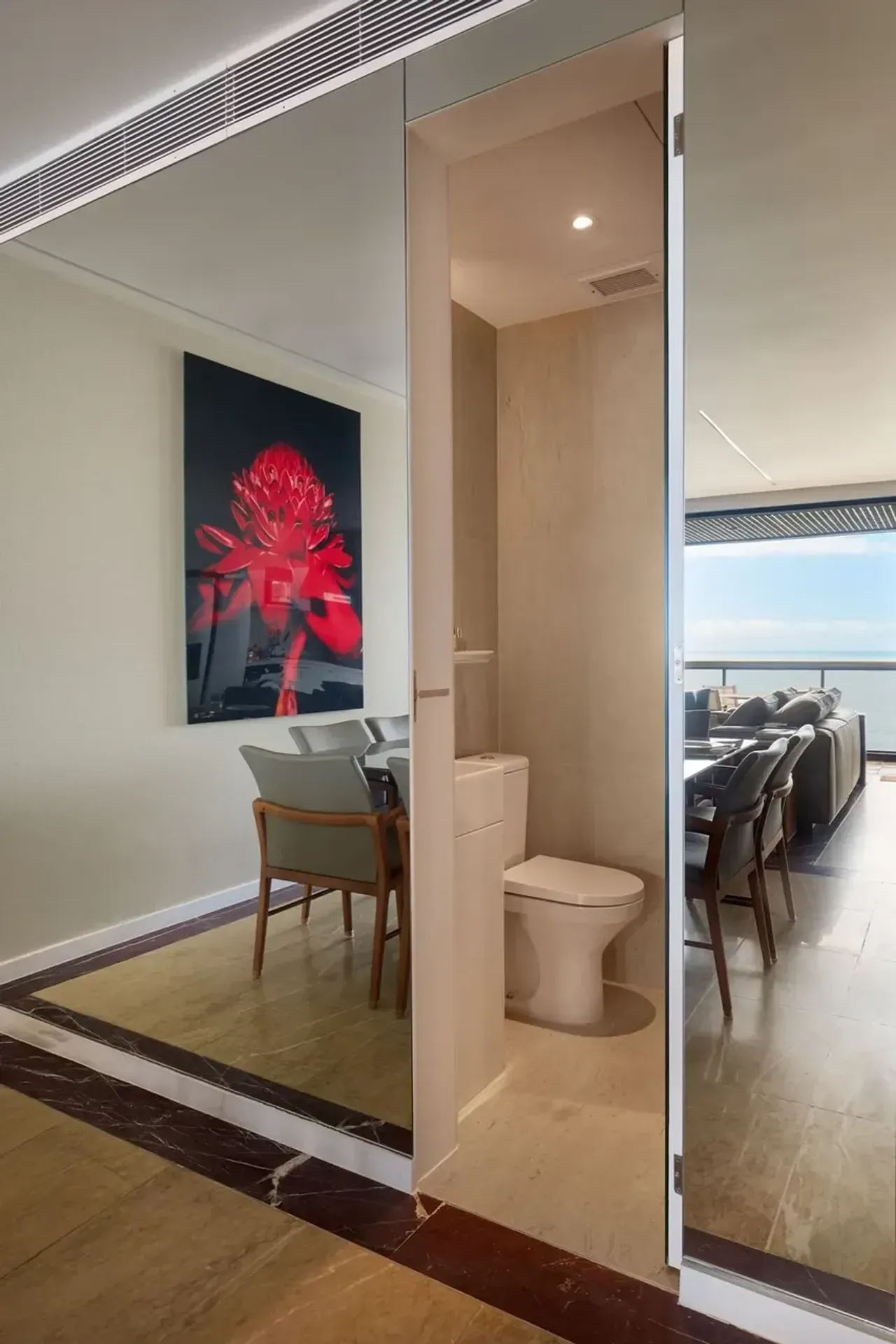 Unfurnished 2-bedroom apartment with 3 bathrooms — photo 7