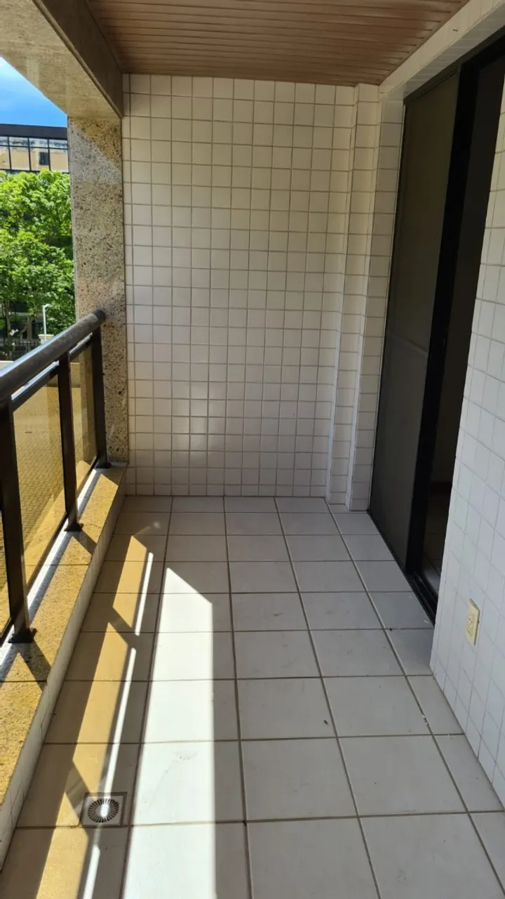 Apartment with 3 bedrooms, 3 bathrooms and a balcony — photo 15