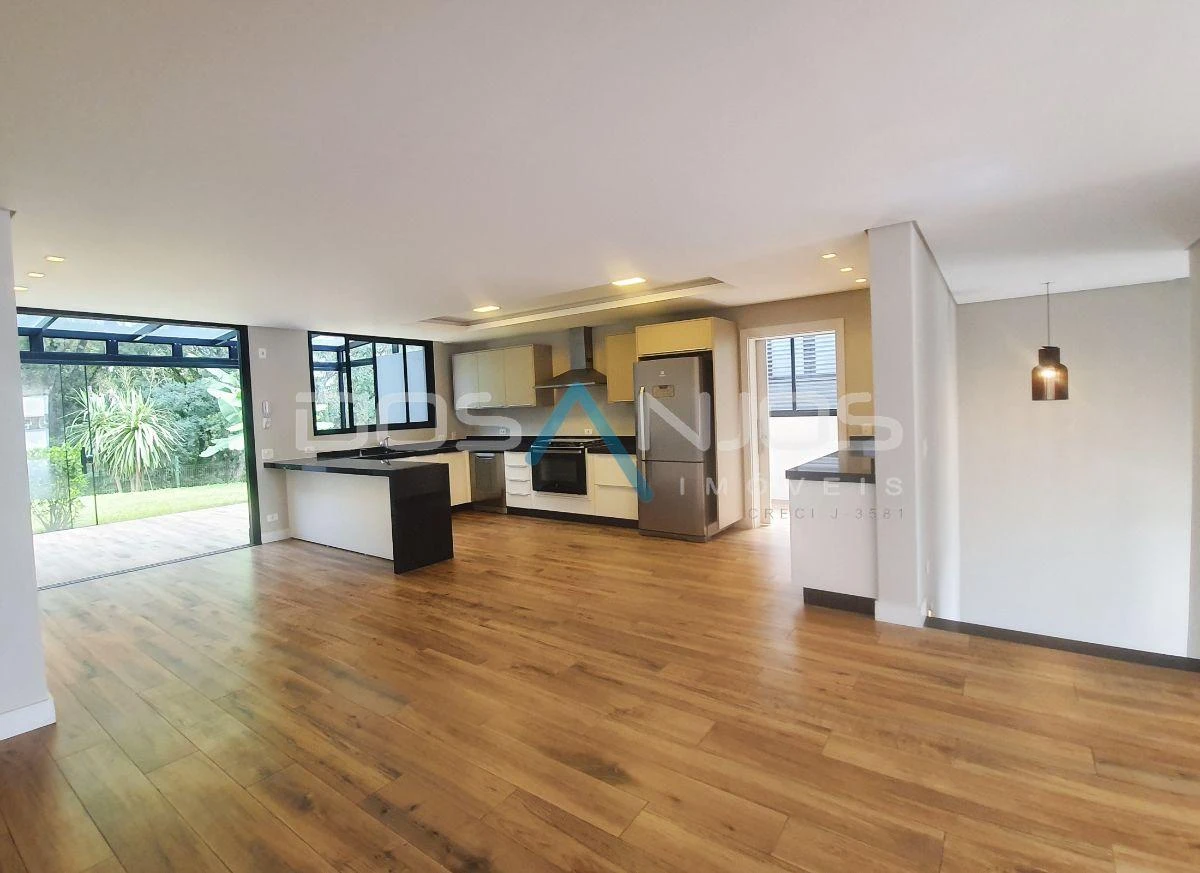 Дом 634 м²: 4 спальни, 3 ванные комнаты — photo 2