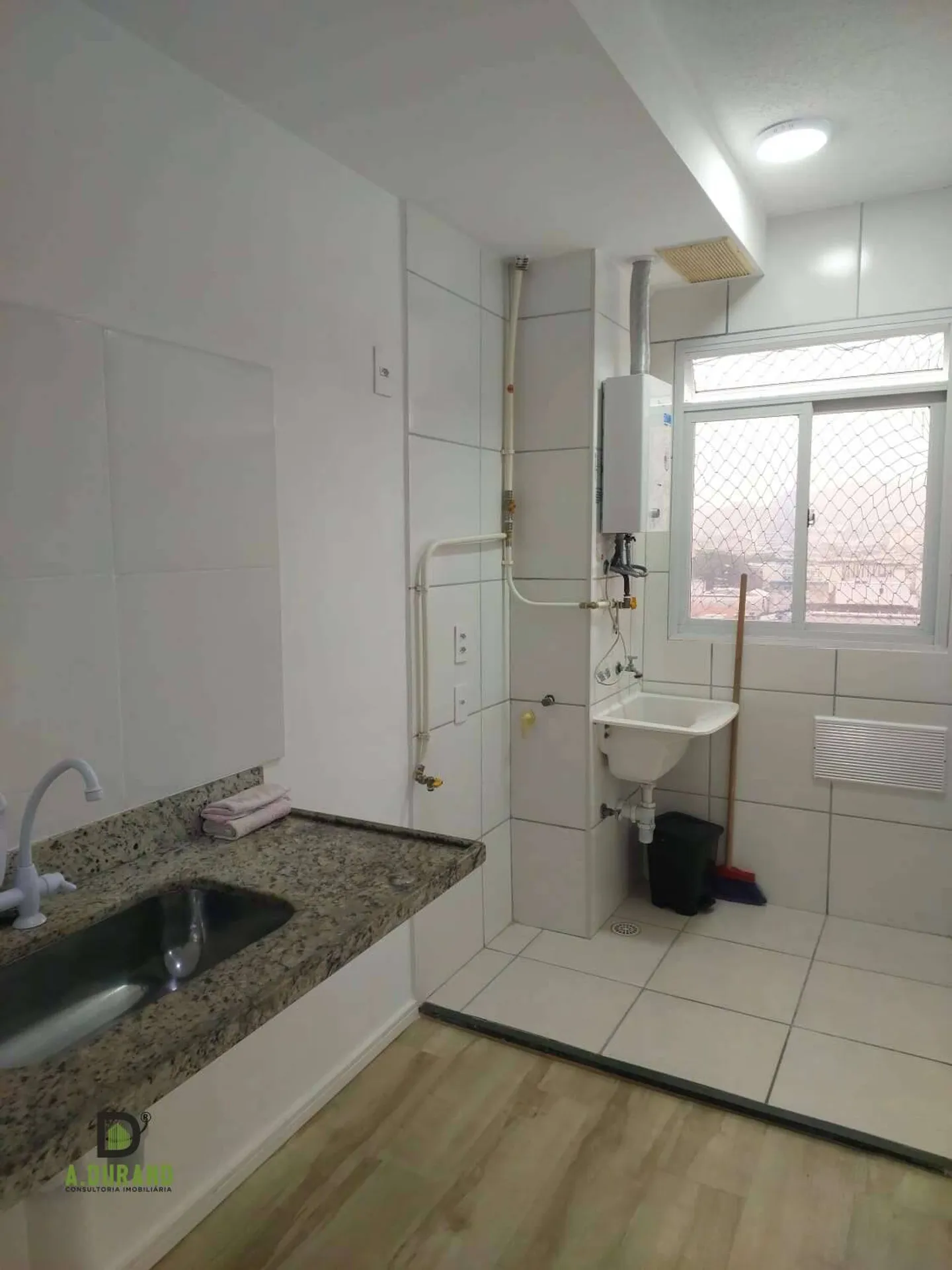Apartment, 48 m², with wood or laminate floors — photo 9