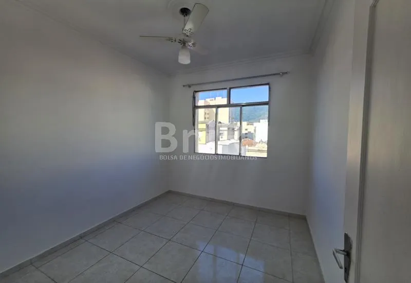 Apartamento com cozinha separada, 3 quartos e 1 banheiro — photo 8