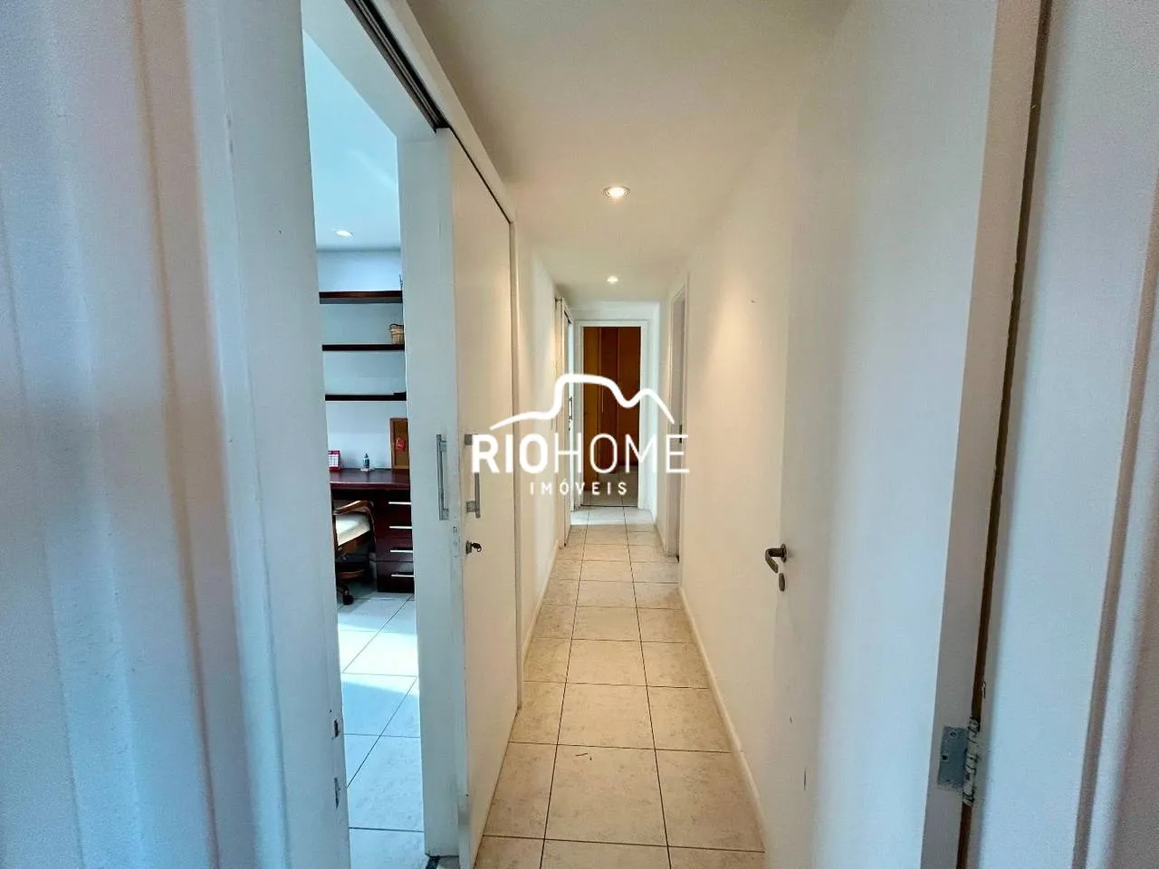 4-bedroom apartment with a water view in Rio de Janeiro — photo 4