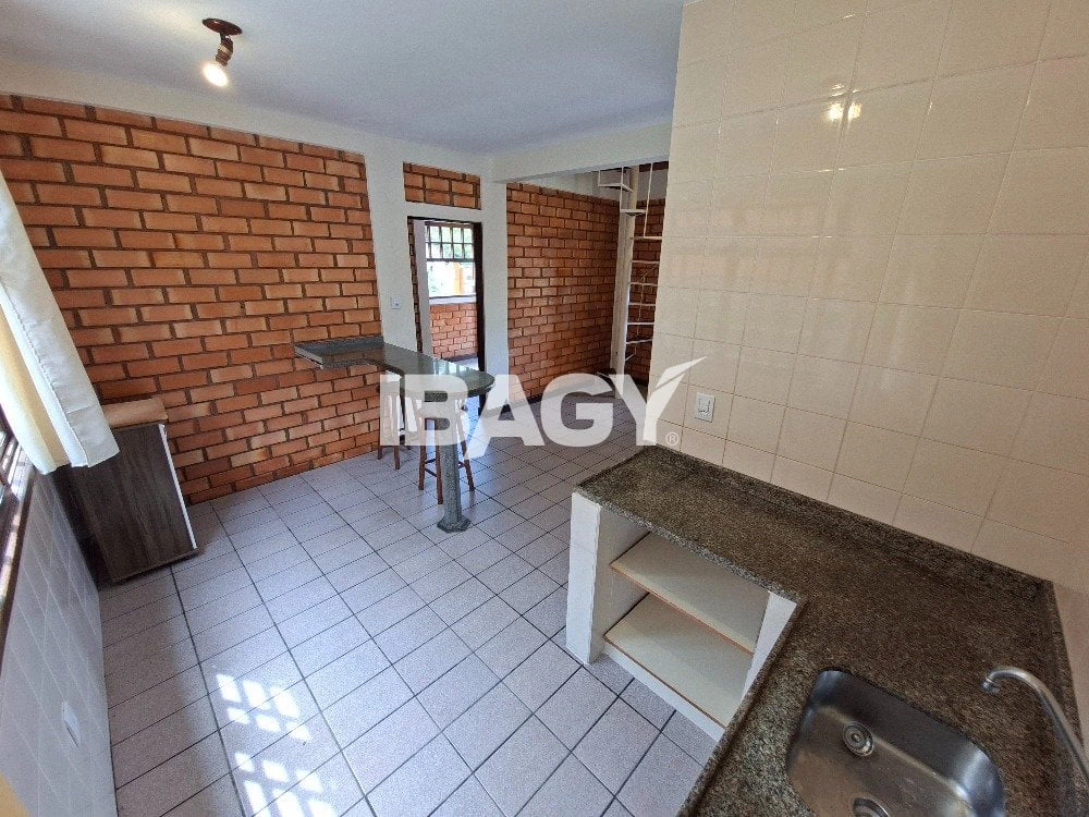 House with 3 bedrooms and a dedicated laundry area — photo 17
