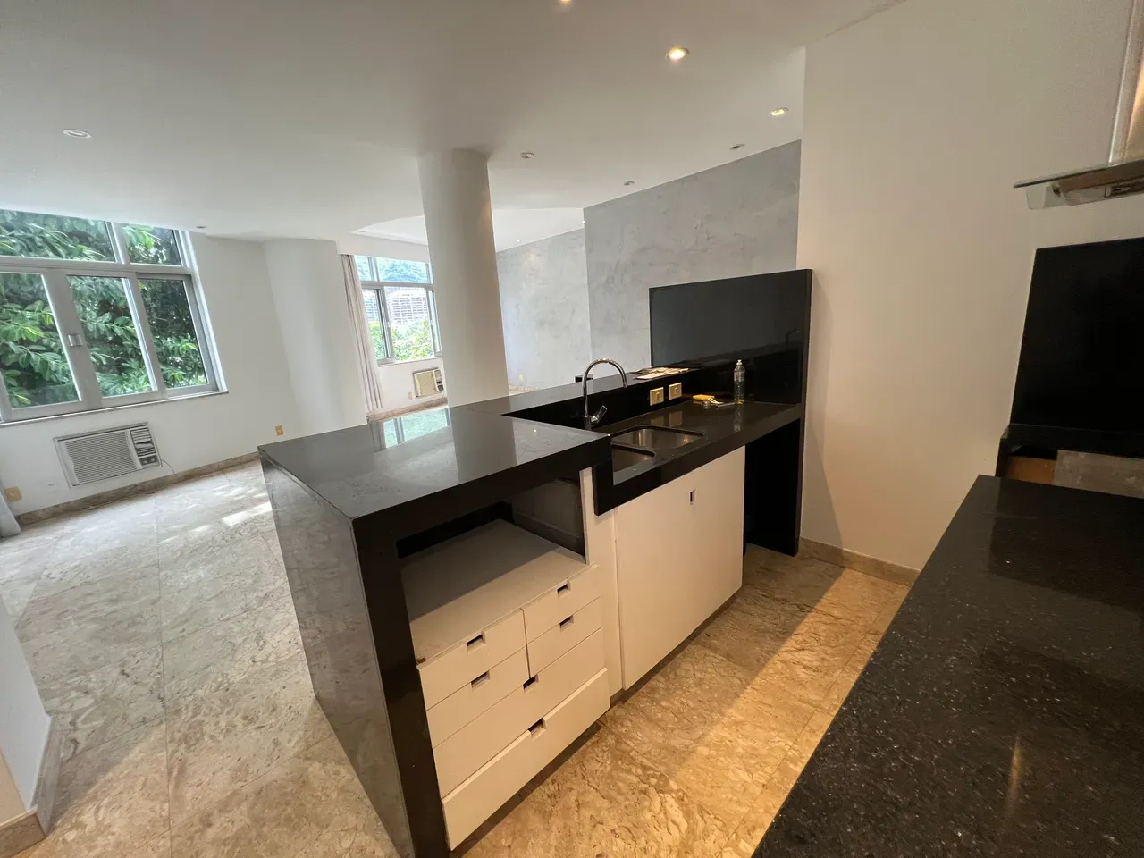 Mountain view in a one-bedroom apartment, 55 m² — photo 8