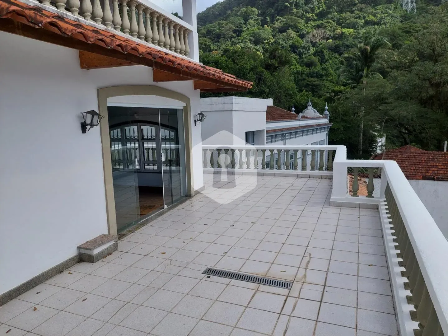 Casa de 4 quartos com vista para as montanhas — photo 12