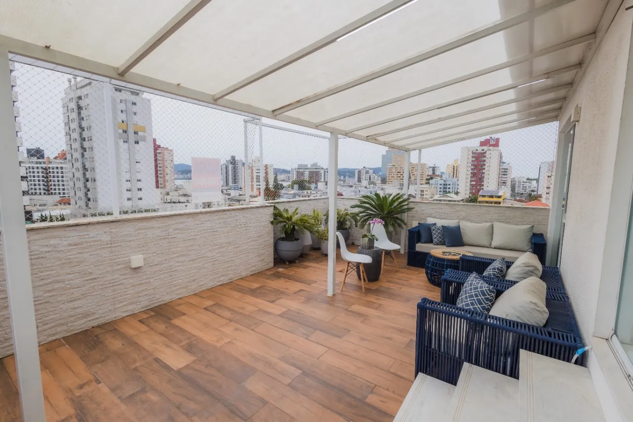 Apartamento mobiliado com 4 quartos e 230 m² — photo 33