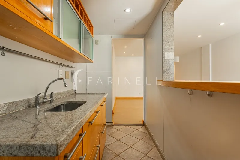 2-bedroom apartment with elevator and 2 parking spots — photo 2