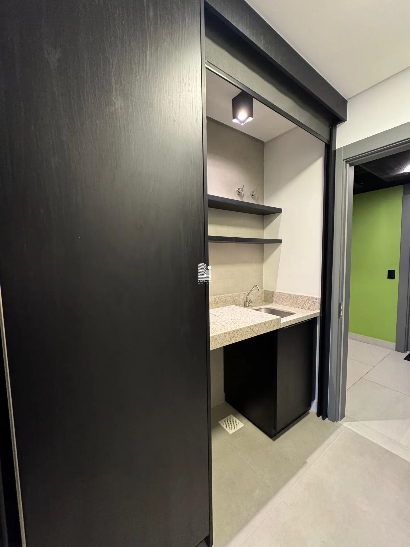 Furnished studio in a building with a gym — photo 7