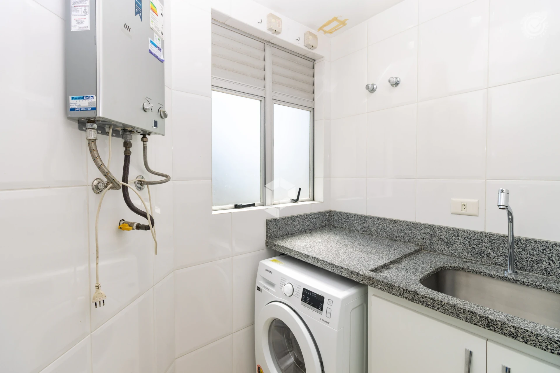 2-bedroom apartment with a washing machine — photo 6