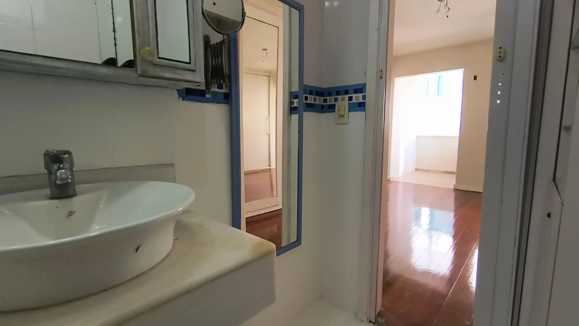Apartment with 3 en-suite bedrooms and 5 baths, 2 parking — photo 29
