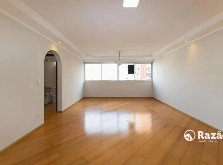Apartamento sem mobília com 4 quartos e sala de madeira — photo 4