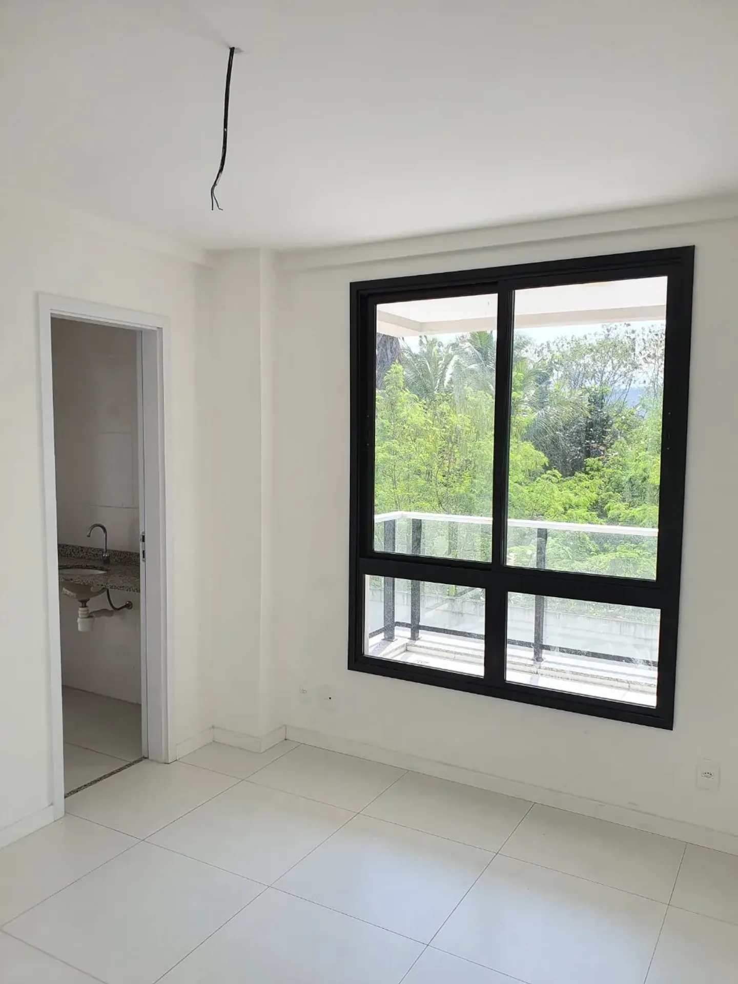 Floor-to-ceiling windows in a 4-bedroom house, 366 m² — photo 22