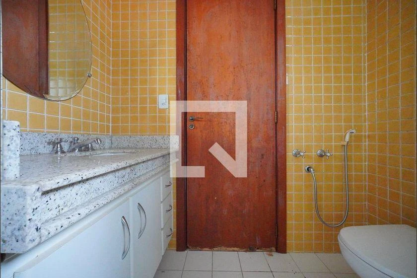 Панорамные окна и 7 спален: дом 700 м² — photo 40