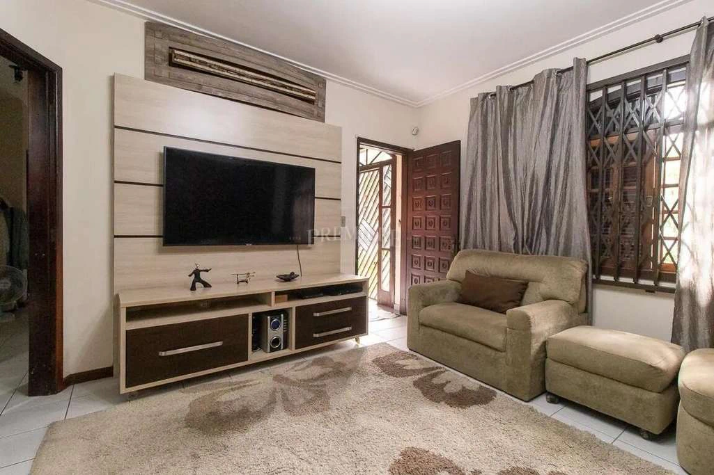 House with 6 bedrooms and a private garden — photo 3