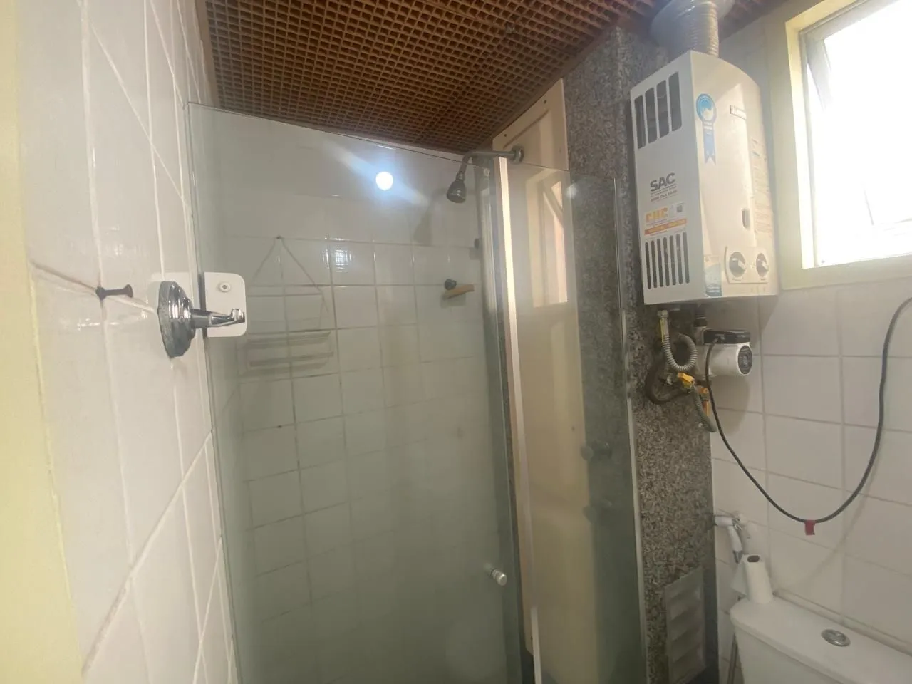 2-bedroom apartment in a building with a gym — photo 15
