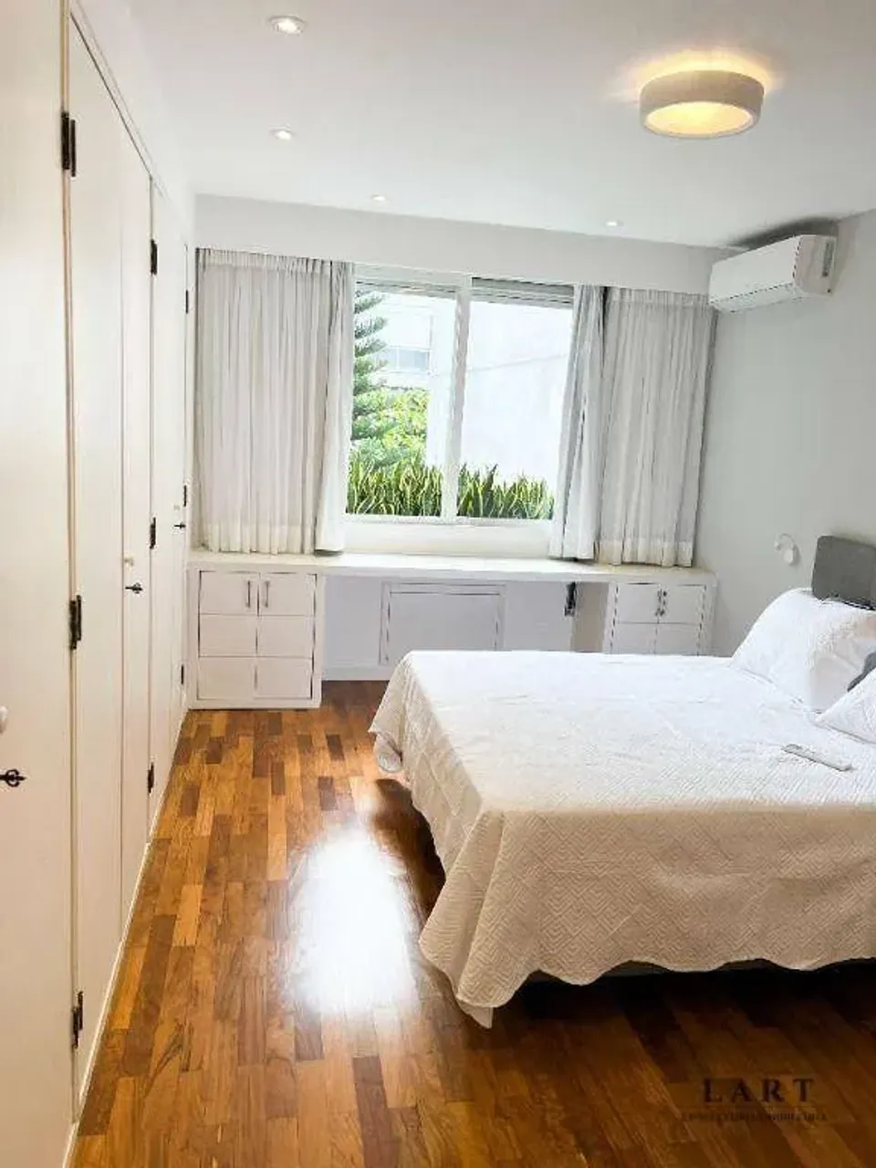 Home office in a 3-bedroom apartment, 160 m² — photo 3