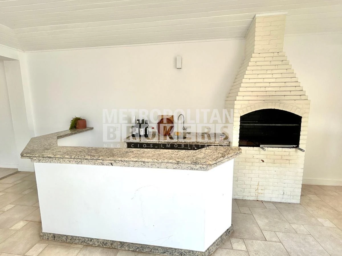 Furnished house with 7 bedrooms, 5 en-suites and 1020 m² — photo 20
