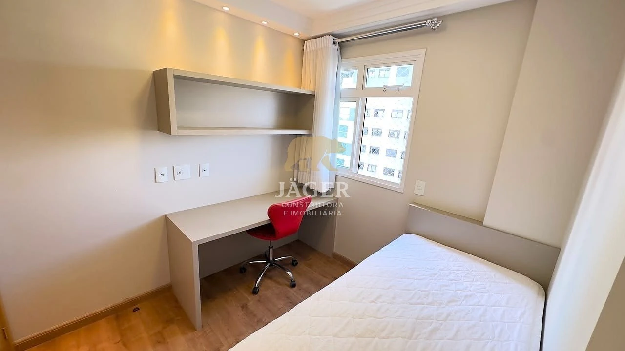 2-bedroom apartment with a home office — photo 12