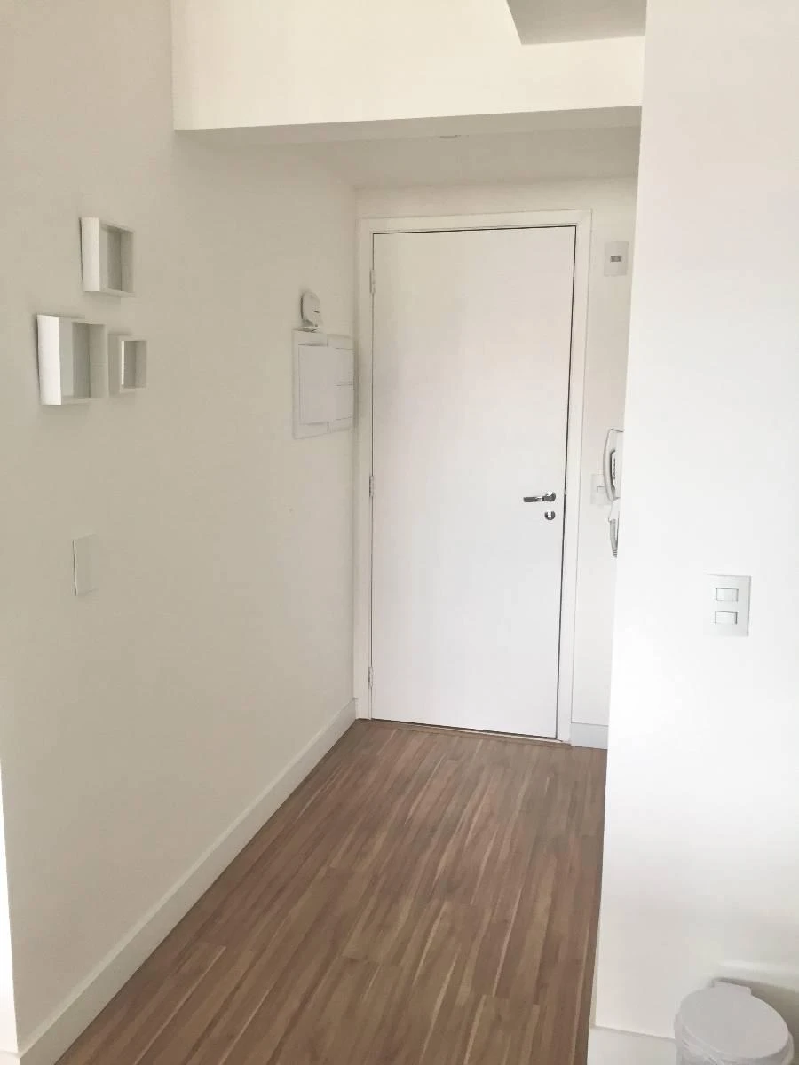Floor-to-ceiling windows in a one-bedroom apartment, 35 m² — photo 5