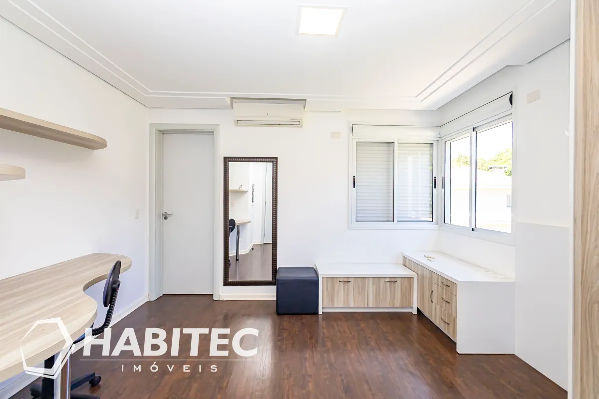 Residential house with 4 bedrooms and an integrated kitchen — photo 33