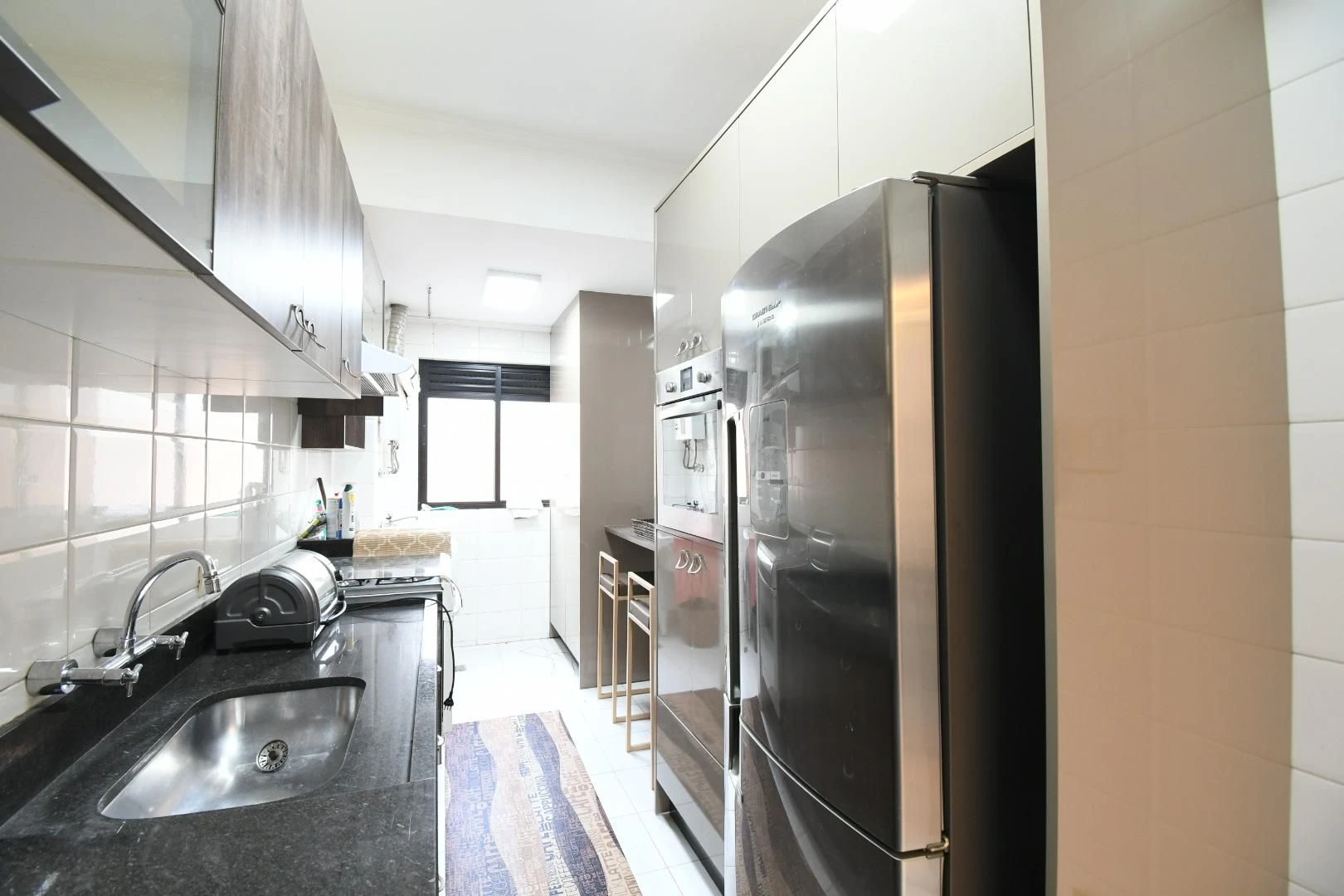 3-bedroom apartment in a building with a gym — photo 3