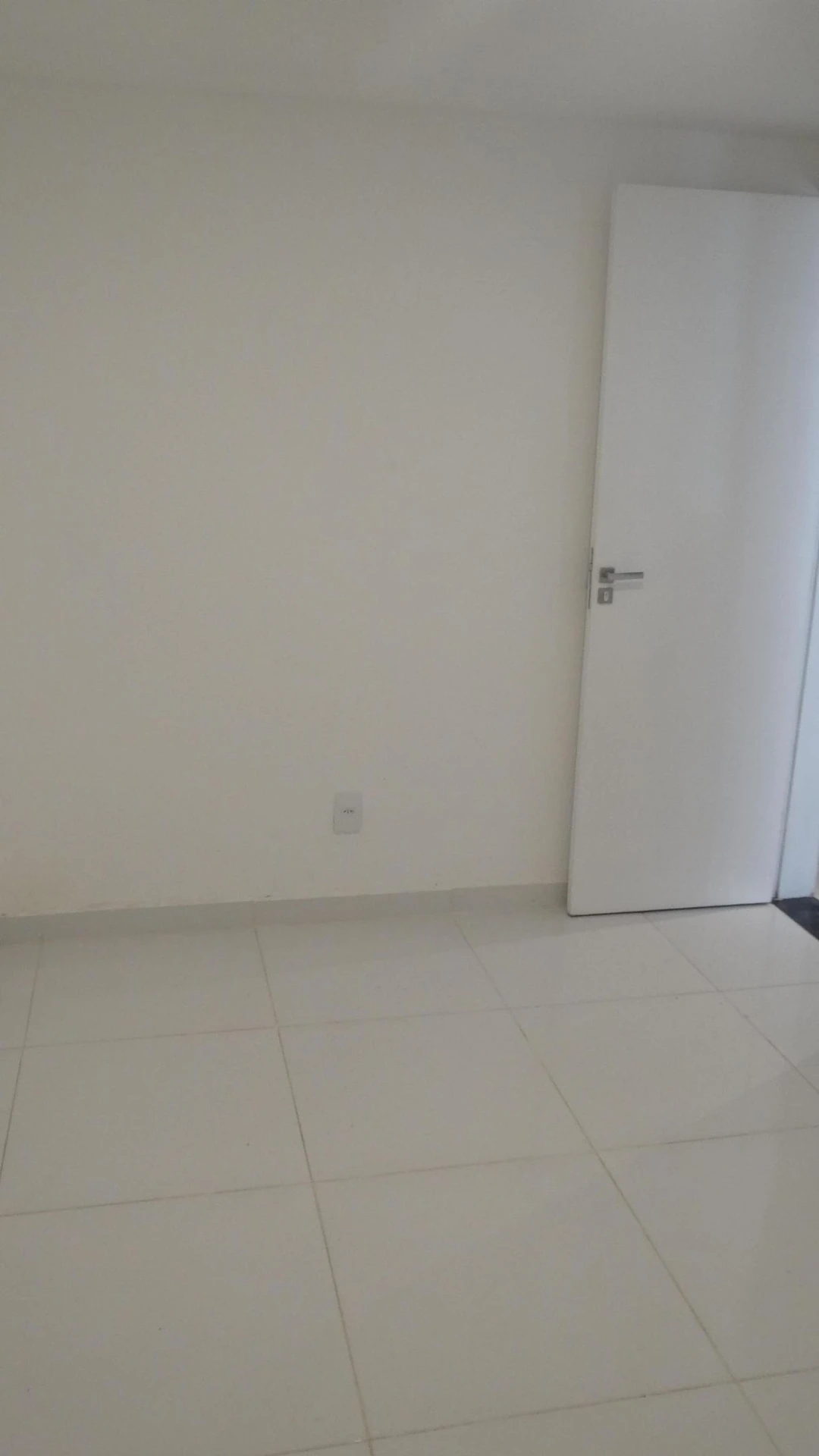 Casa de 384 m² com janelas do piso ao teto e varanda gourmet — photo 140