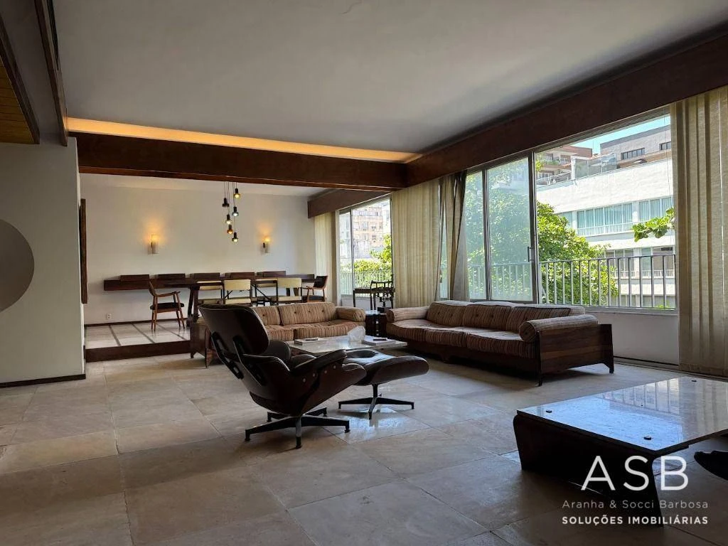 Apartamento com 3 quartos, 270 m² e 2 vagas