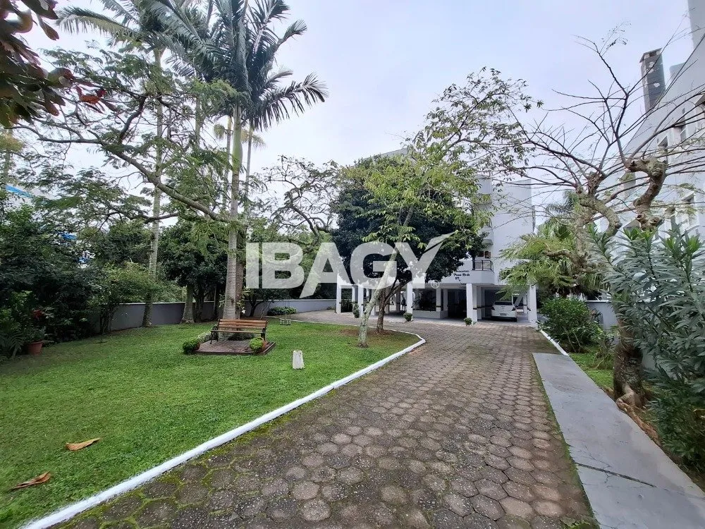 Apartamento amueblado de 3 dormitorios con balcón y parrilla — photo 30