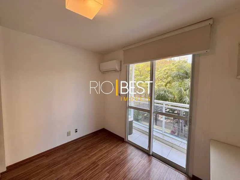 Apartamento de 99 m² com closet e janelas do piso ao teto — photo 3