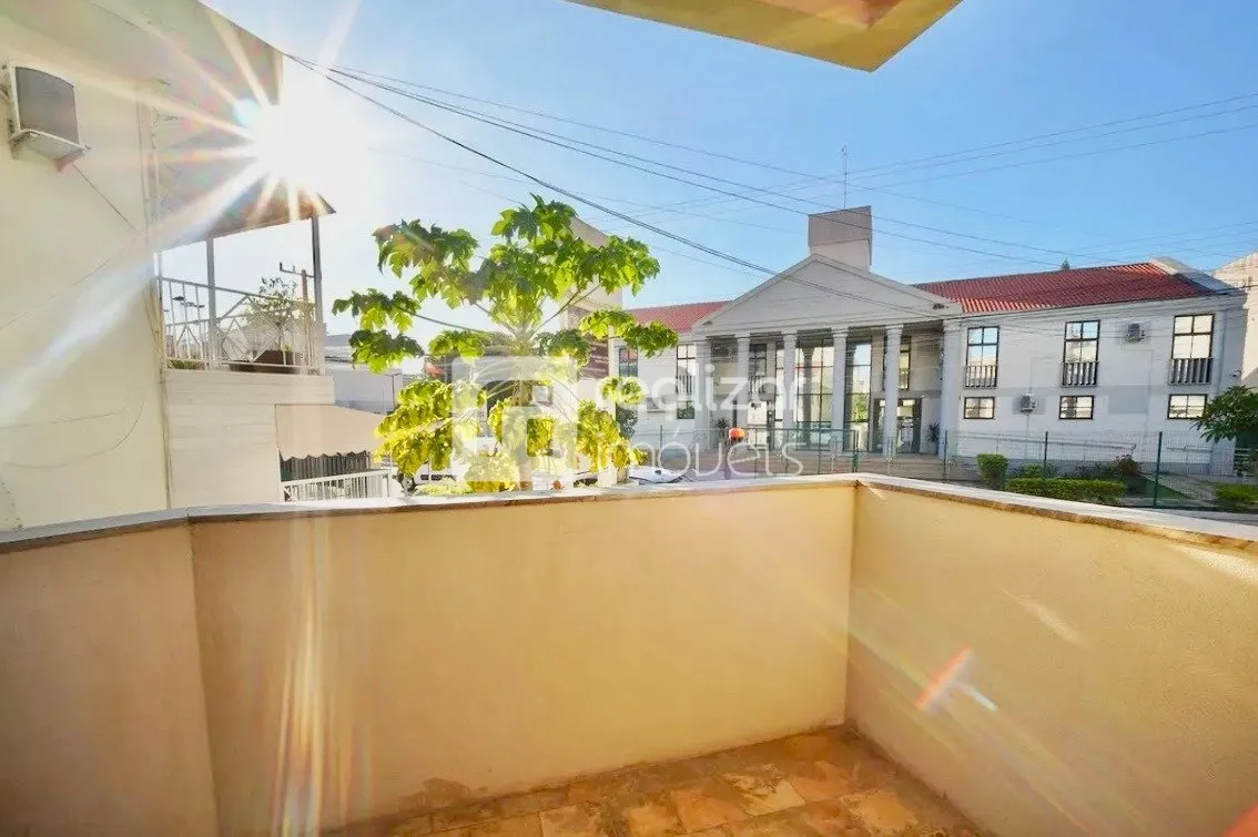 Apartamento de 3 dormitorios con balcón y 100 m² — photo 24
