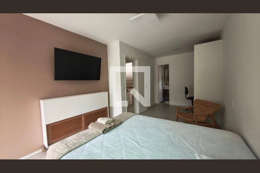 3-bedroom house with 290 m² and open-plan kitchen — photo 3