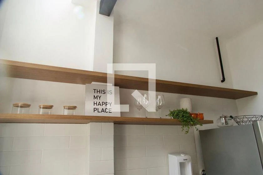 Furnished 1-bedroom apartment with an open-plan kitchen — photo 39