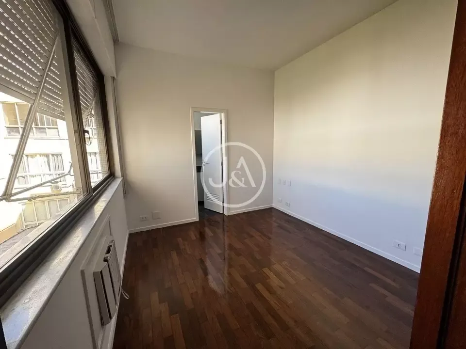 Rental apartment with 4 bedrooms and a separate kitchen — photo 3
