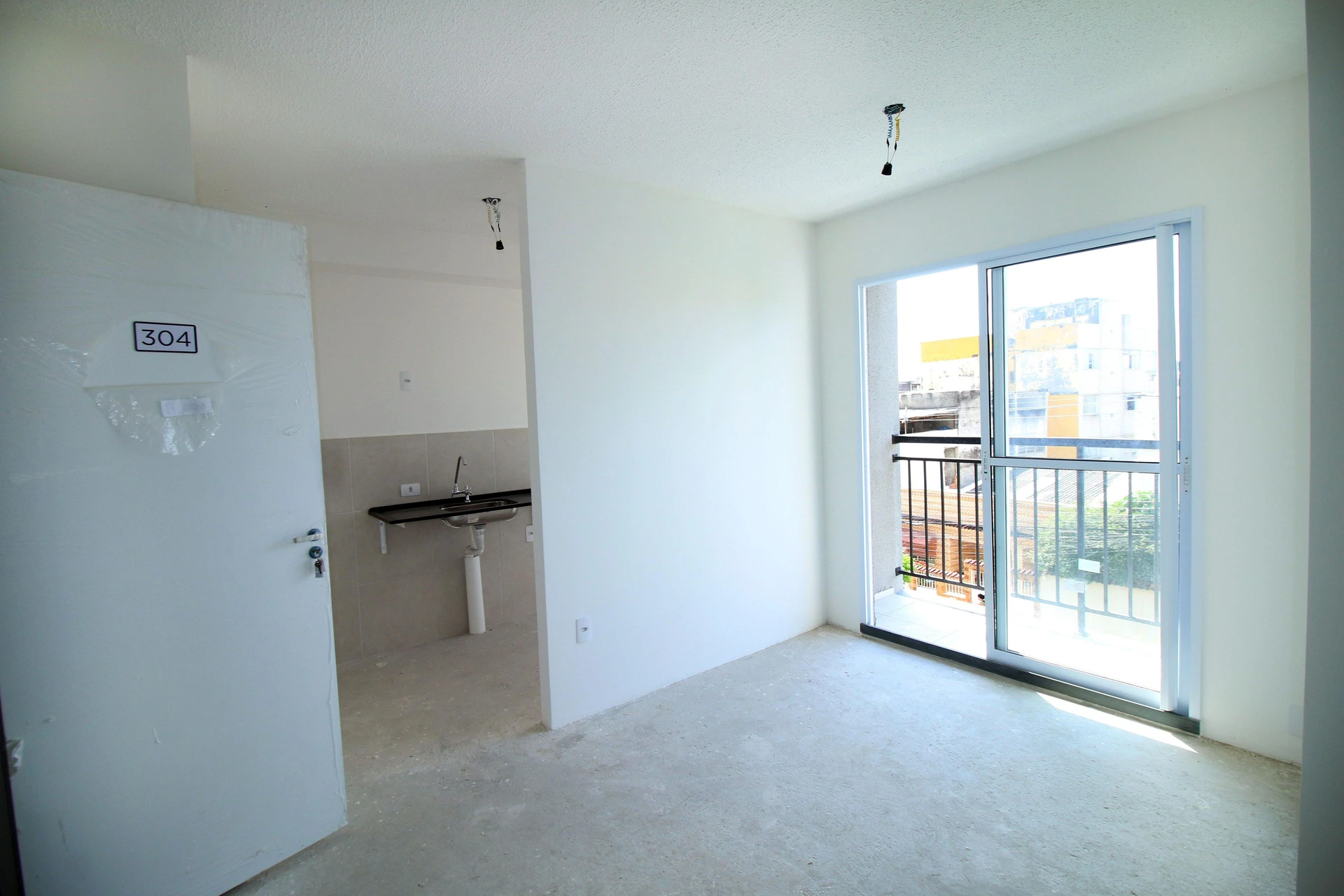 2-bedroom apartment in a building with a gym — photo 29