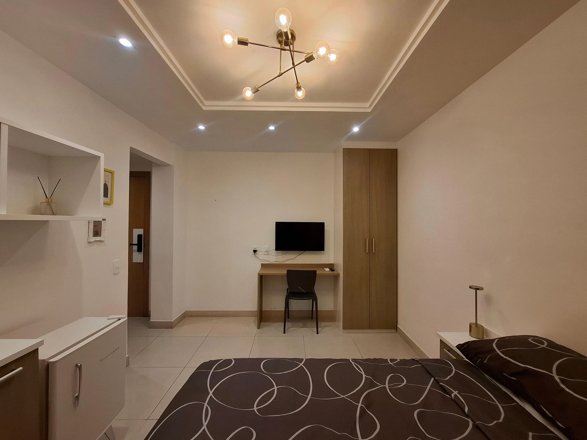 1-bedroom apartment with en-suite and no parking — photo 6