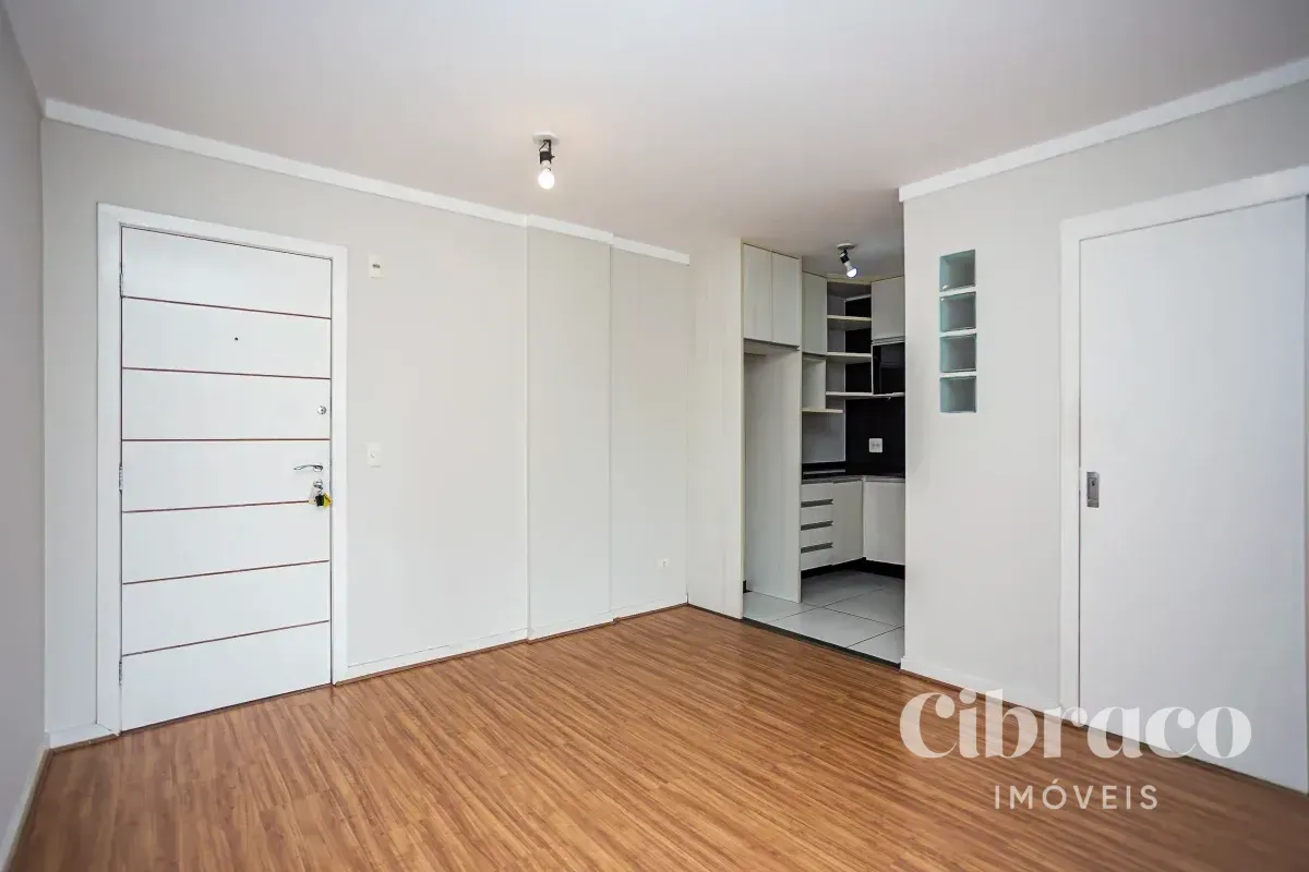 One-bedroom apartment in a building with a gym — photo 12