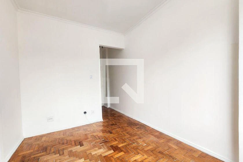 2-bedroom apartment with a bathtub — photo 13