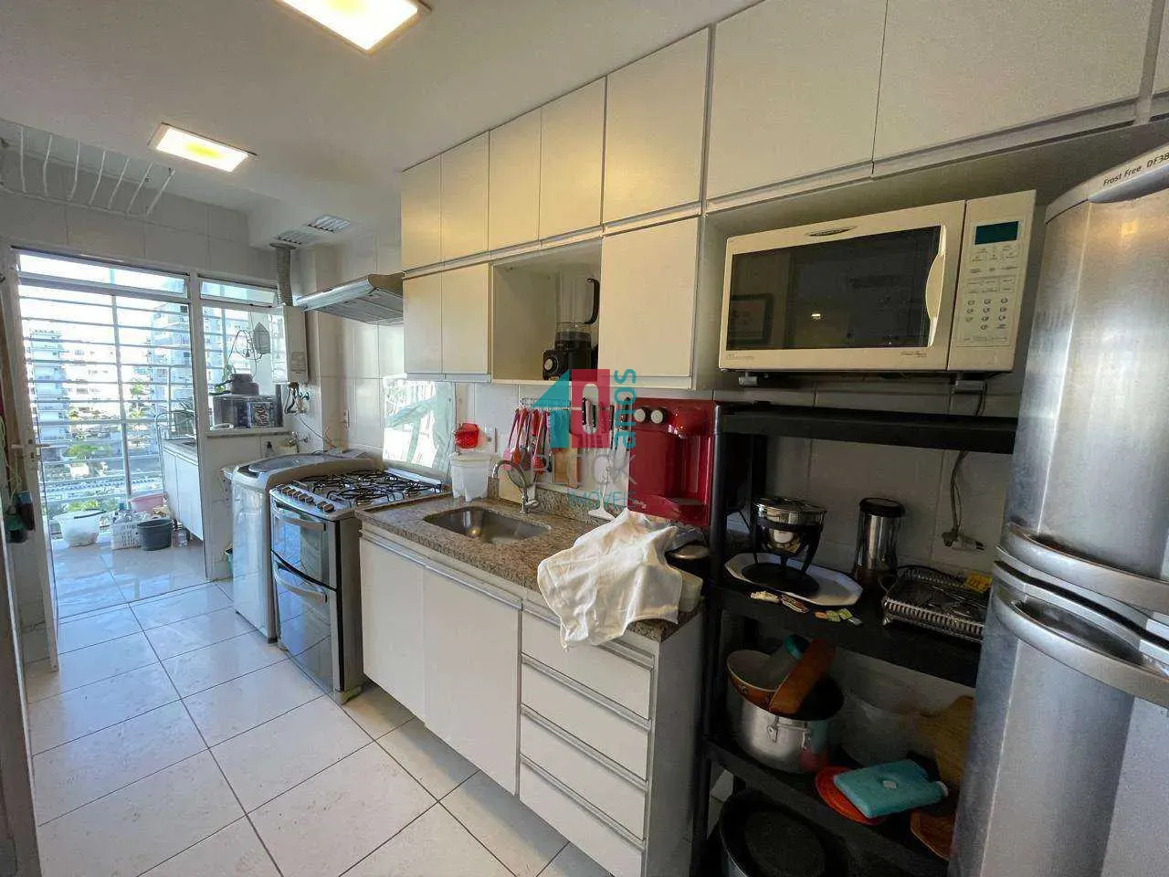 Furnished apartment, 91 m², with a glass-enclosed balcony — photo 14