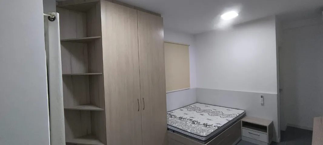 Furnished studio with 1 bedroom and 1 bathroom — photo 2