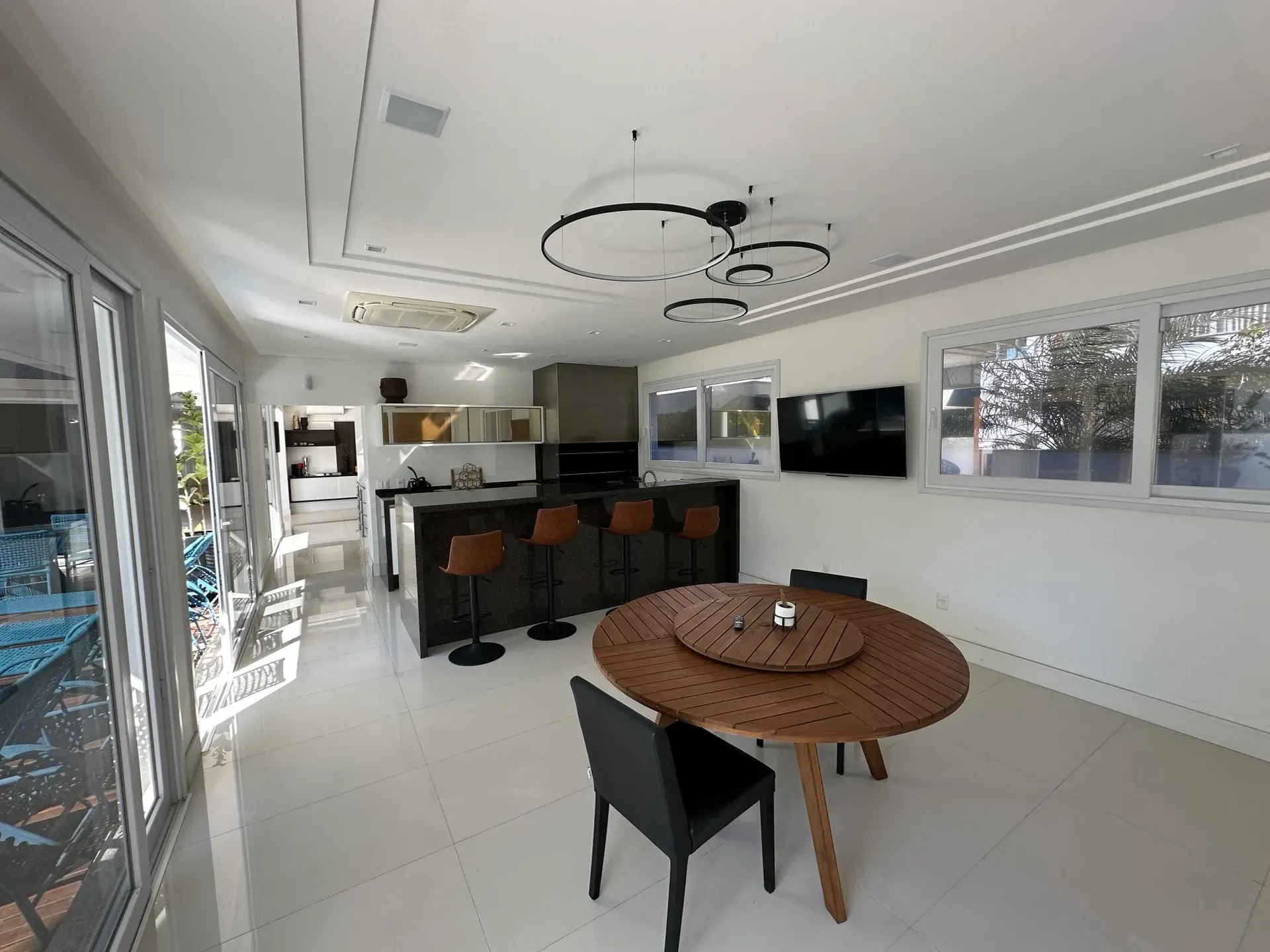 Casa mobiliada com 9 suítes e jacuzzi no prédio — photo 9