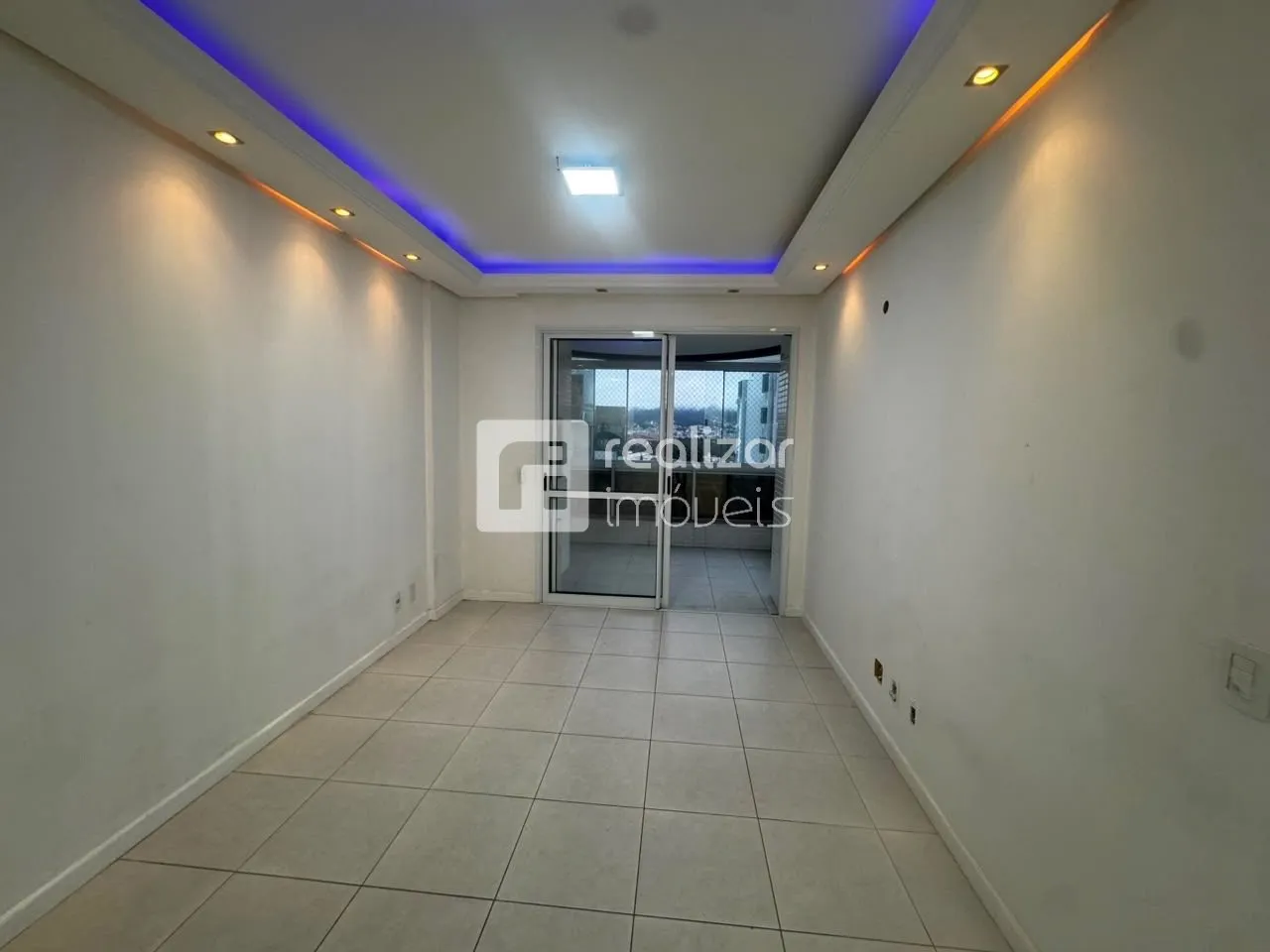 3-bedroom apartment with a built-in balcony grill — photo 7