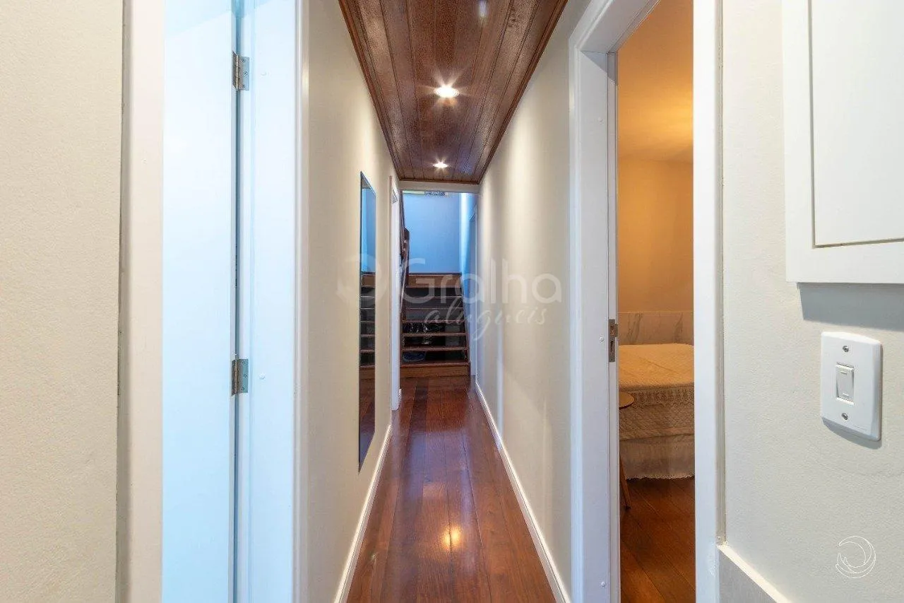 5-bedroom house with a fireplace in Florianópolis — photo 6